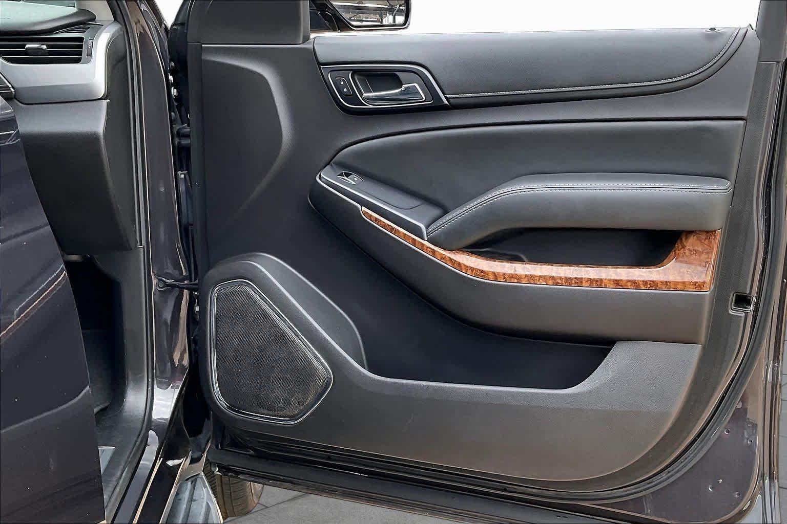 Used 2017 TUNGSTEN METALLIC Chevrolet Premier image 20