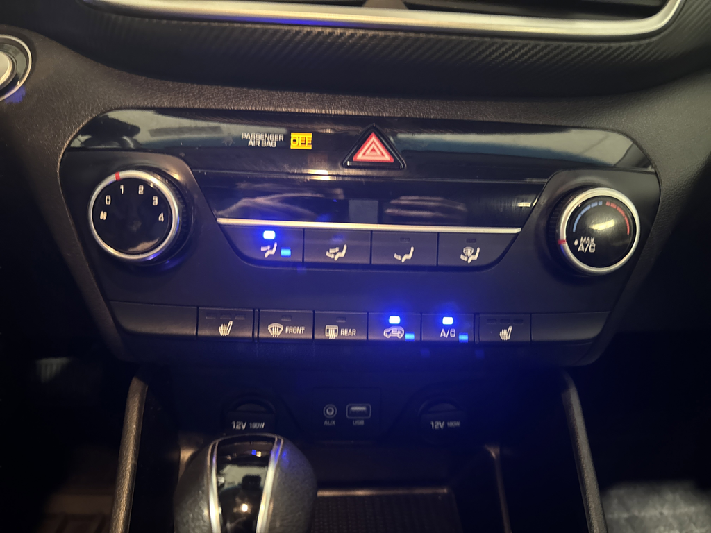 Used 2020 Blue Hyundai Value image 18