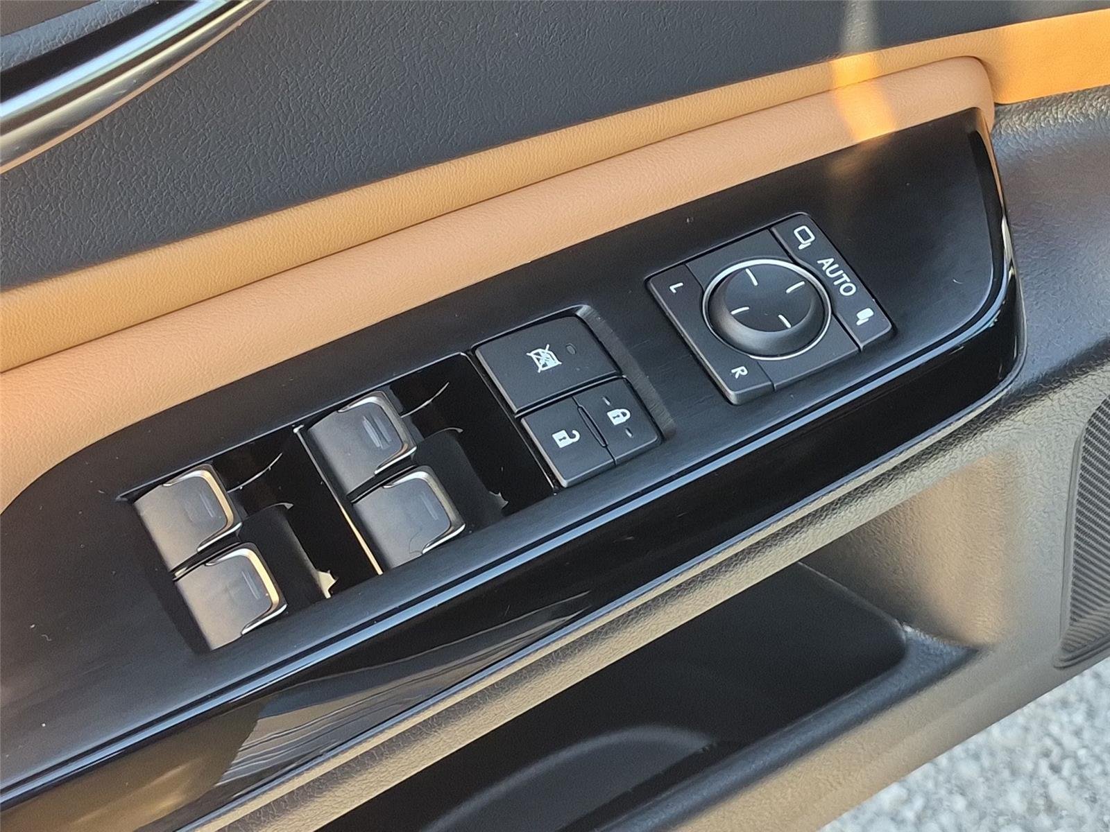 Used 2025 Iridium Lexus ES 350 image 15