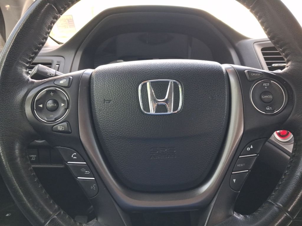 Used 2017 White Honda RTL-T image 30