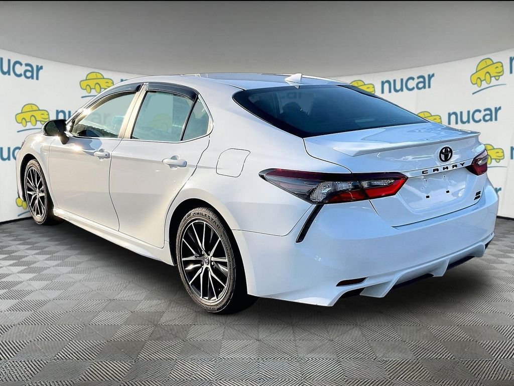 Used 2023 Ice Toyota SE image 3