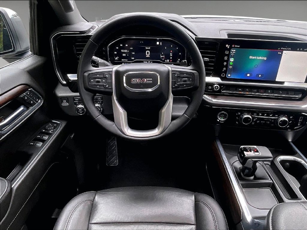 Used 2023 White GMC SLT image 17