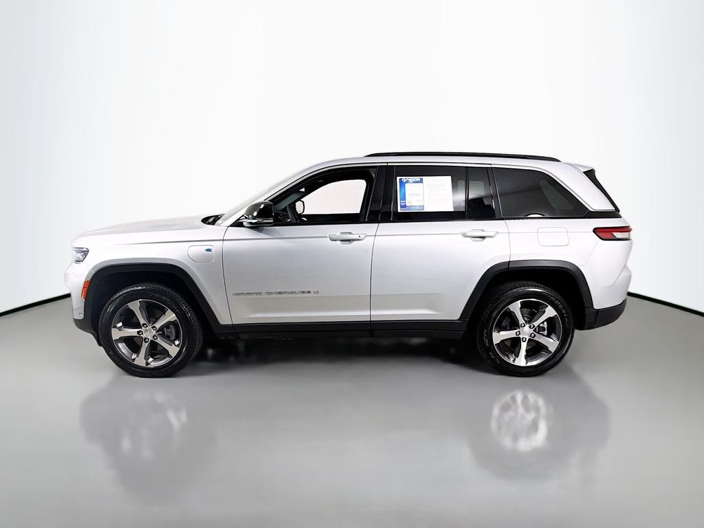 Used 2024 Silver Zynith Jeep 4xe image 10
