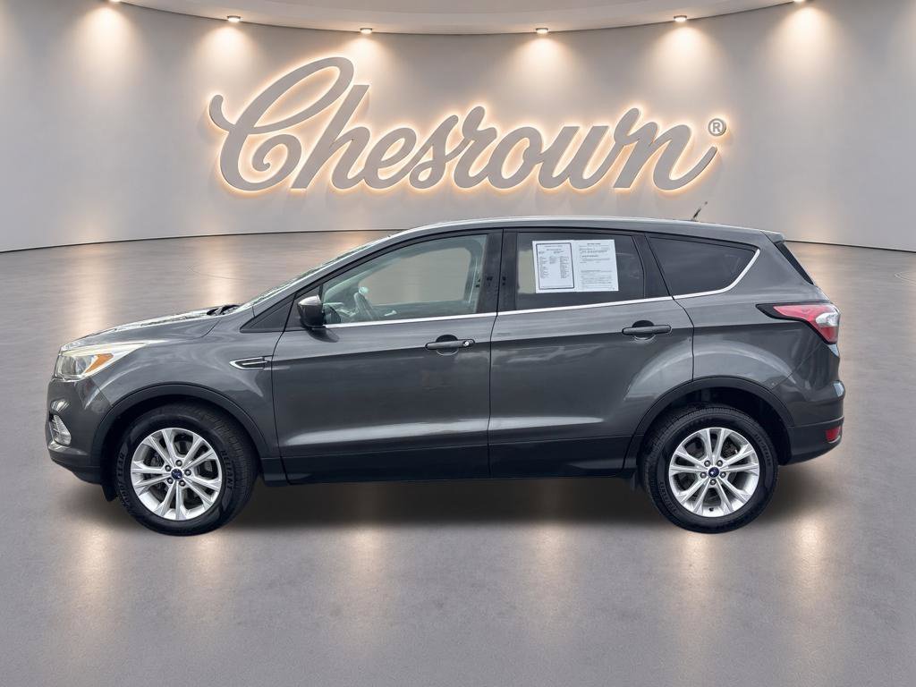 Used 2017 Magnetic Ford SE image 2