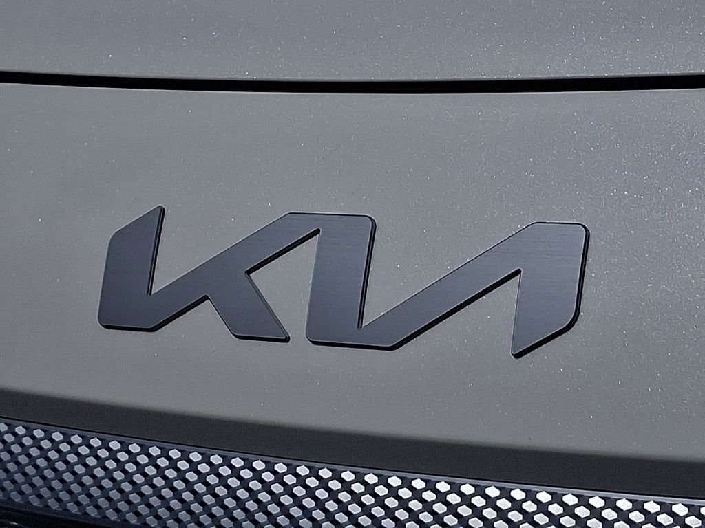 New 2026 Snow White Pearl Kia S image 11