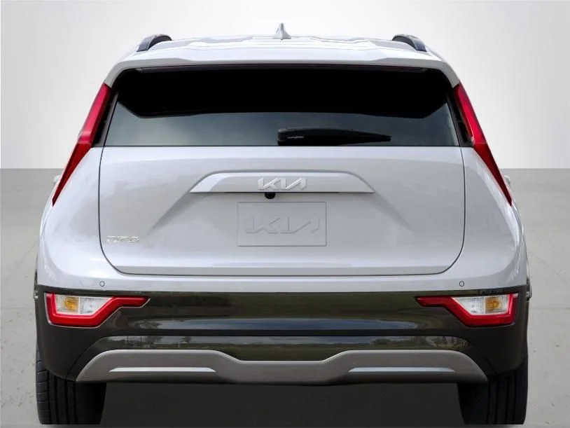 New 2026 Snow White Pearl Kia WIND image 13