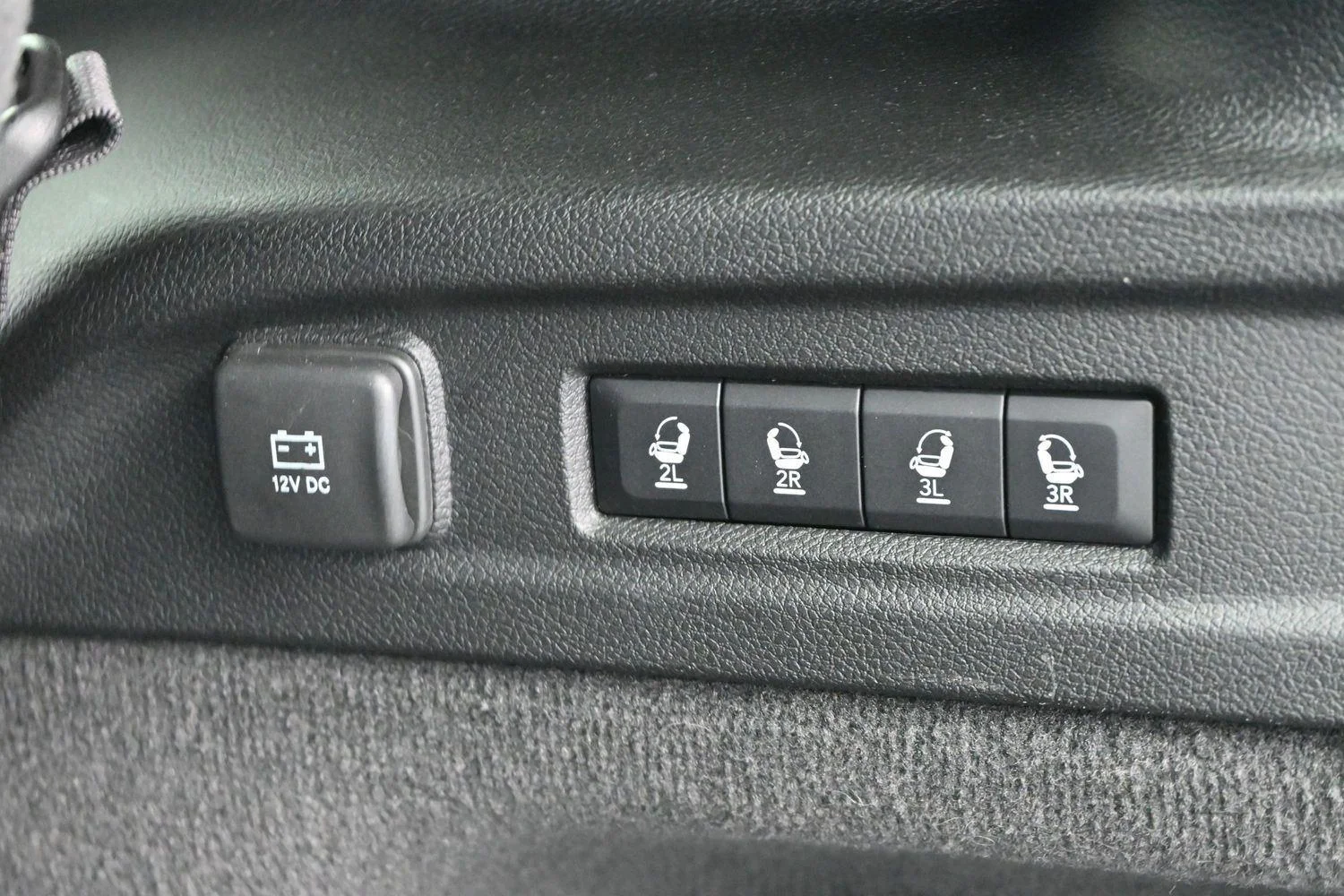 Used 2022 Silver Zynith Jeep Overland image 10