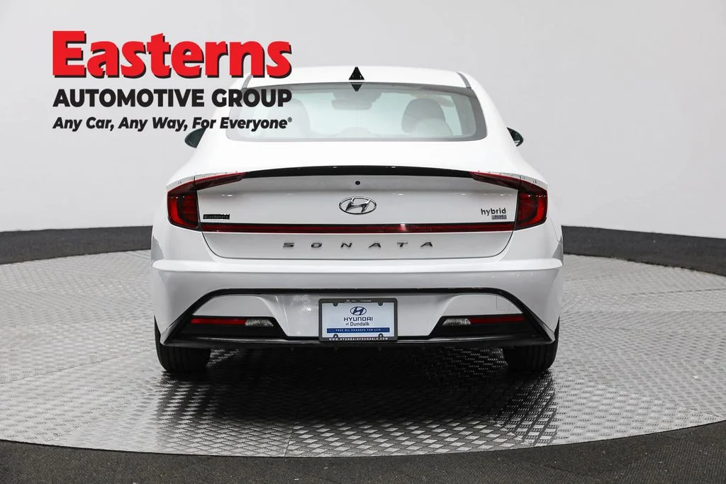 Used 2021 White Hyundai Blue image 6