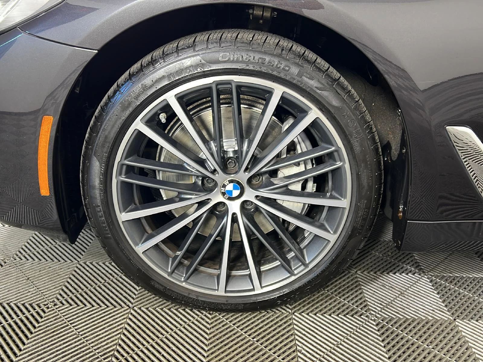 Used 2022 Dark Graphite Metallic BMW 540i xDrive image 14