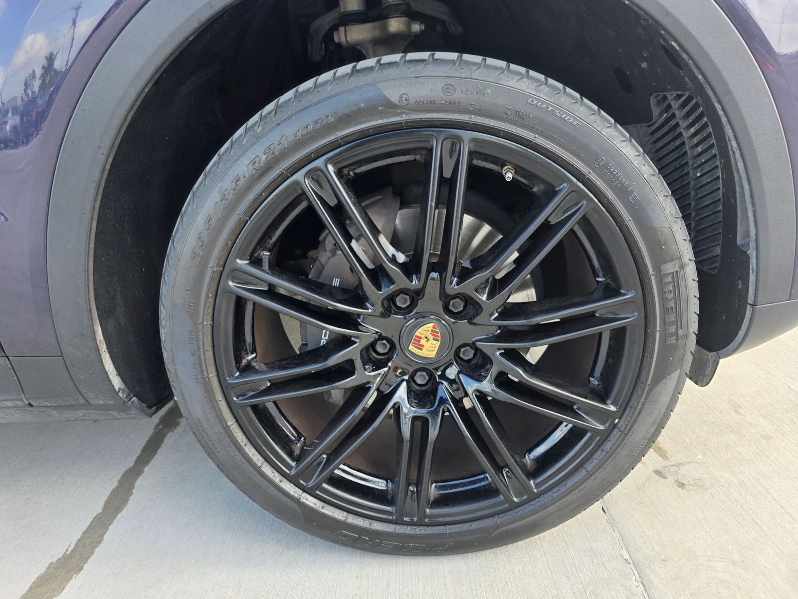 Used 2019  Porsche Base image 10