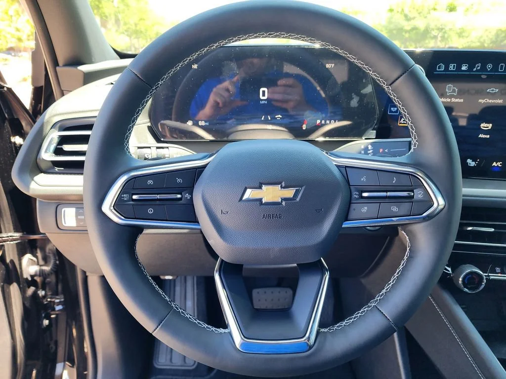 2025 Chevrolet Traverse LT - Photo 16