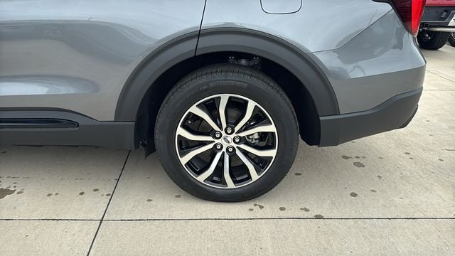 New 2026 Carbonized Gray Metallic Ford ST-Line image 9