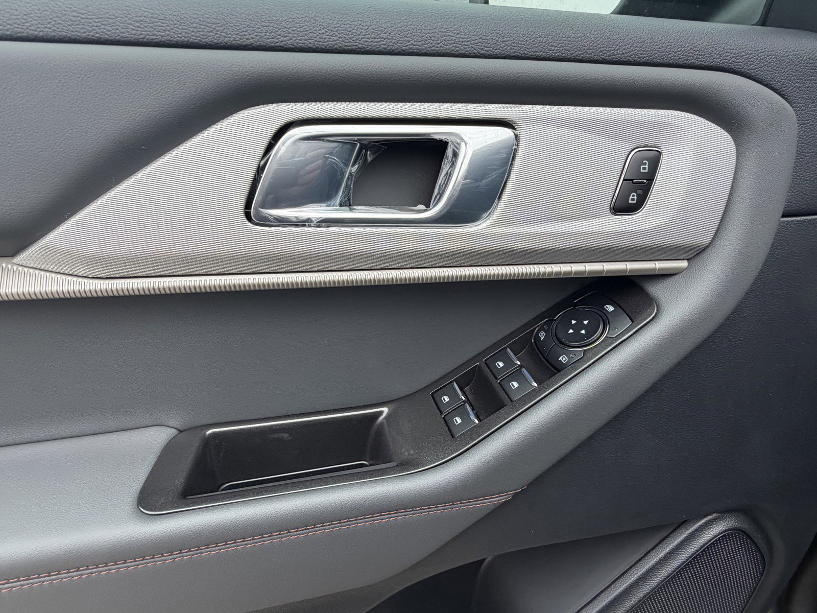New 2026 Carbonized Gray Metallic Ford Active image 19