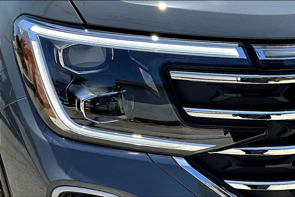 New 2026 Gray Volkswagen SE w/Technology image 33