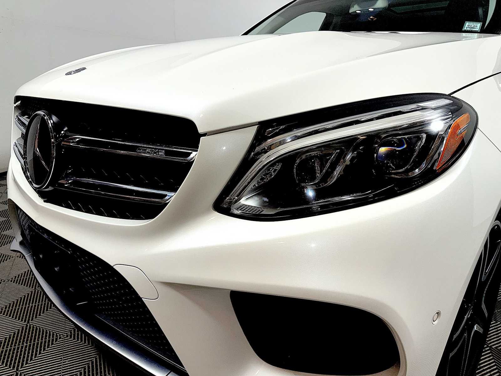 Used 2018 designo Diamond White Metallic Mercedes-Benz AMG® GLE 43 image 26