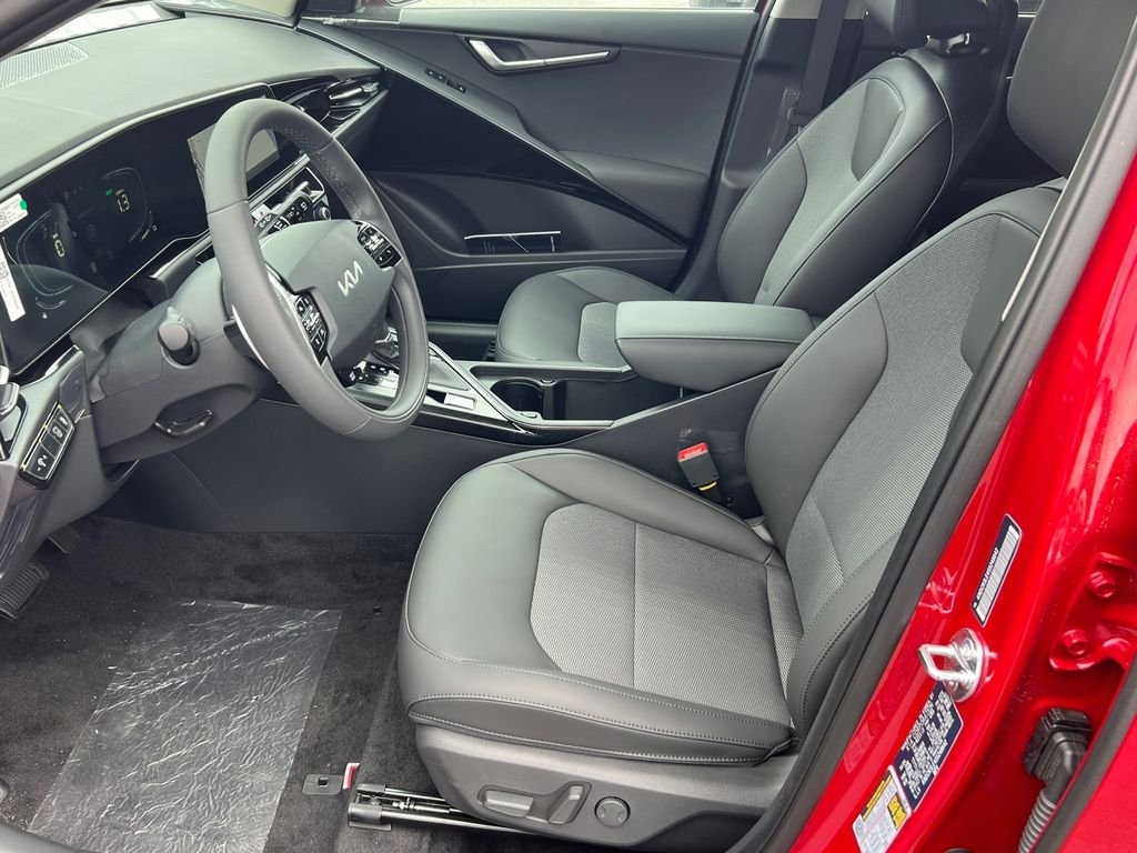 Used 2025 Red Kia EX image 9