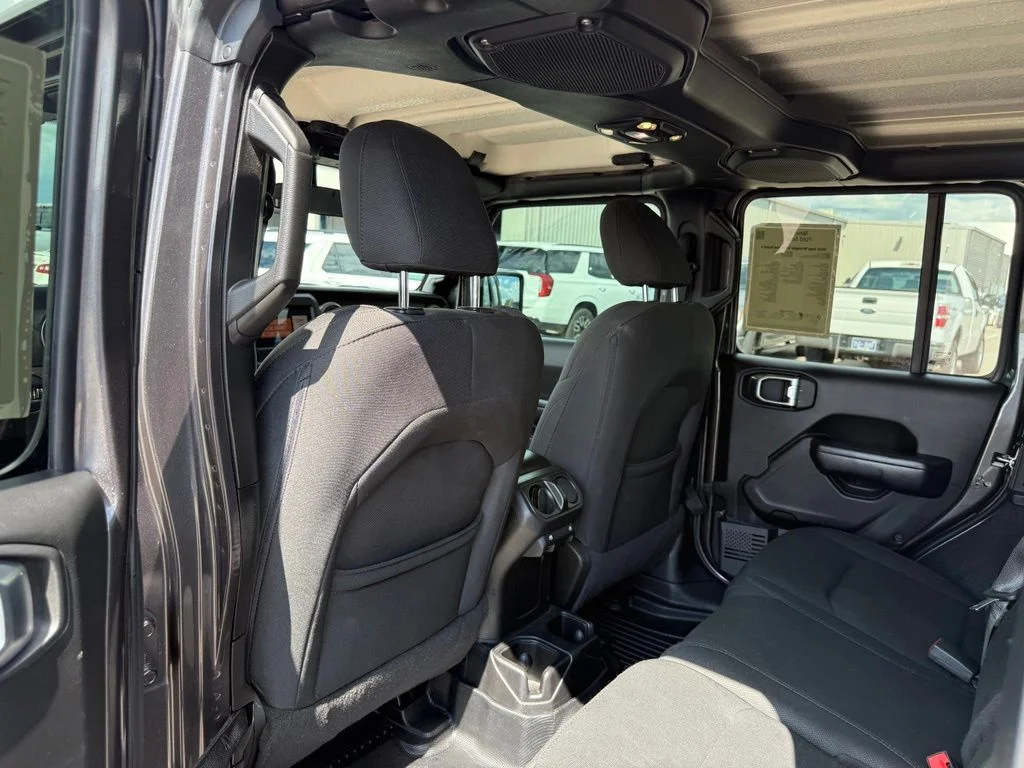 Used 2019 Gray Jeep Unlimited Sport S image 10
