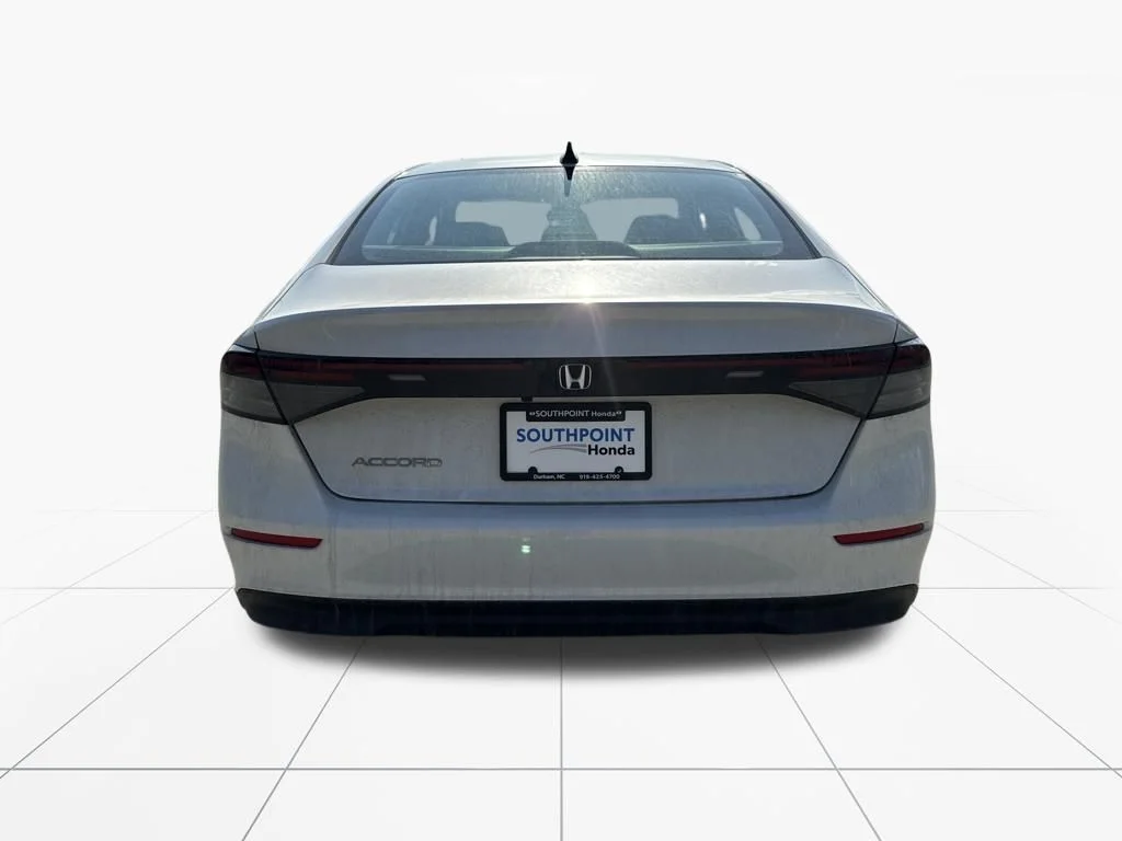 Used 2026 Platinum White Pearl Honda SE image 7