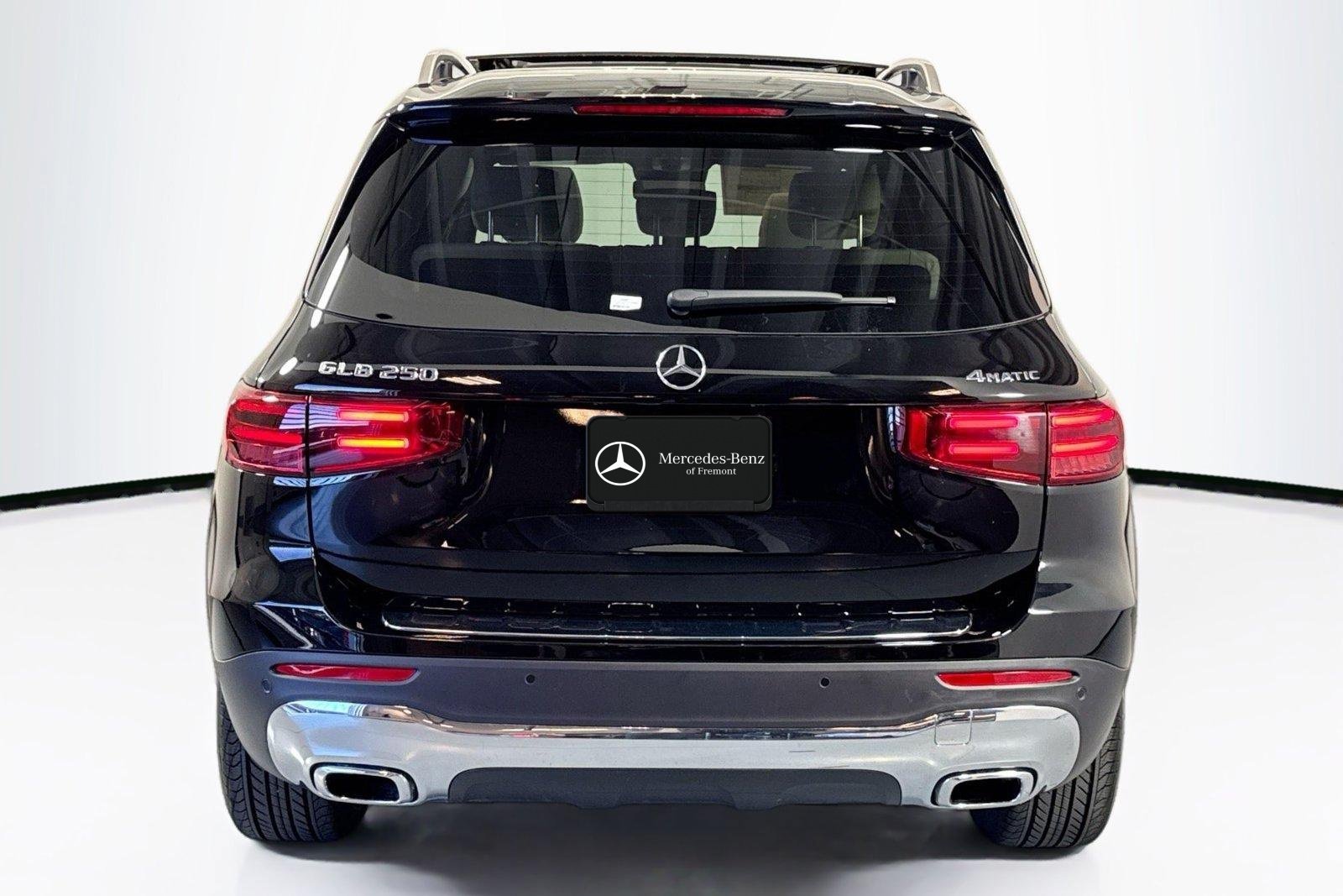 New 2026 Night Black Mercedes-Benz GLB 250 image 6