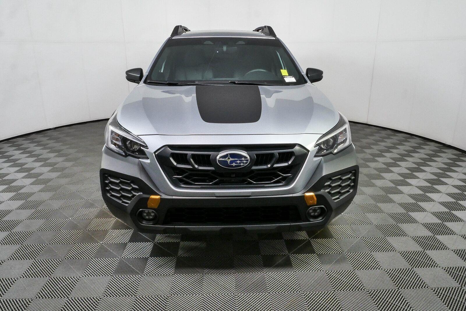 Used 2025 Ice Silver Metallic Subaru Wilderness image 15