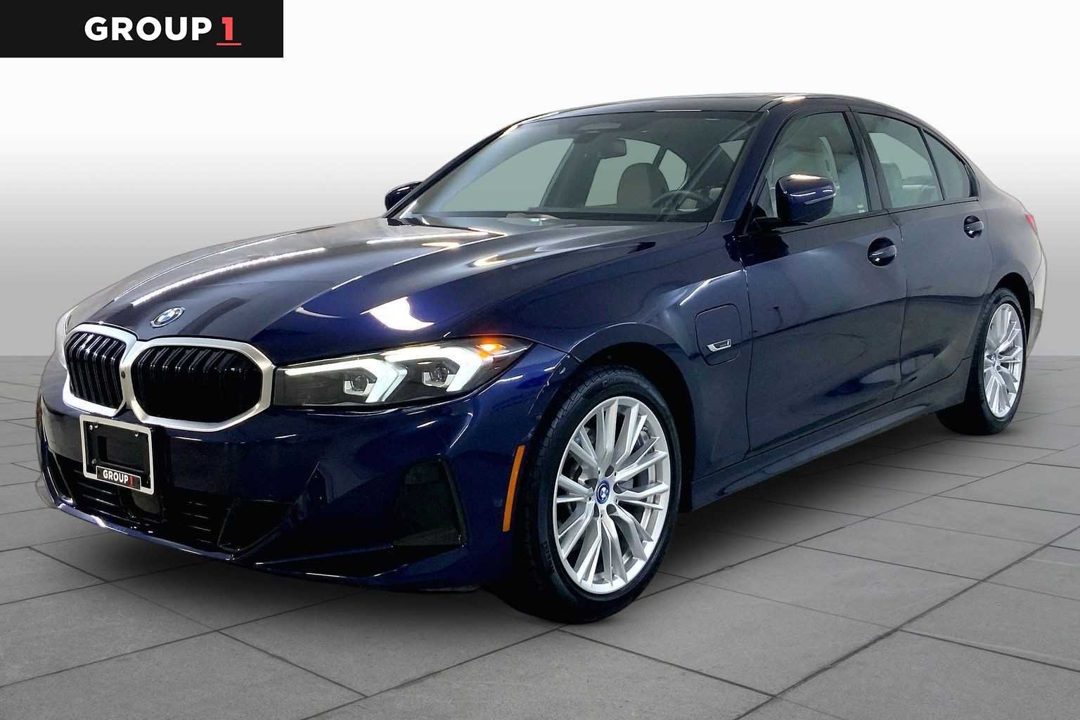 2023 BMW 3 Series 330e xDrive Sedan's photo