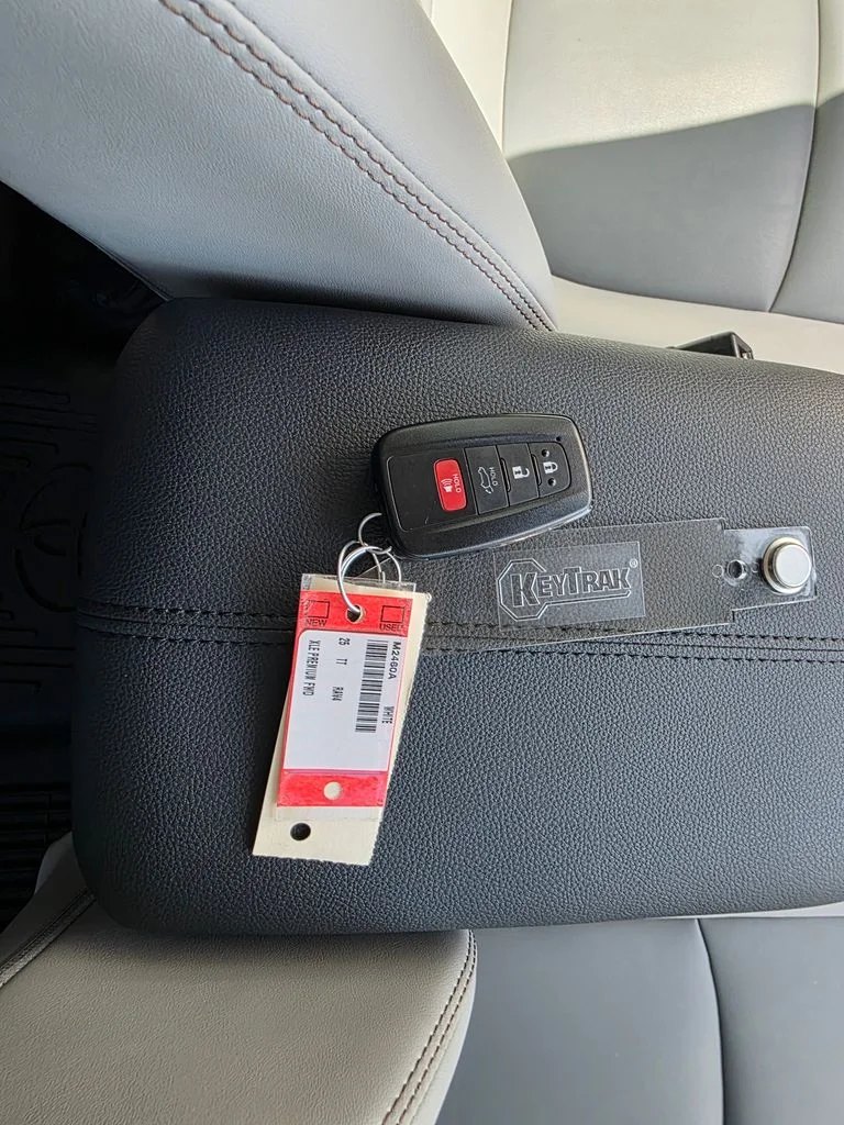 Used 2025 Beige Toyota XLE Premium image 14