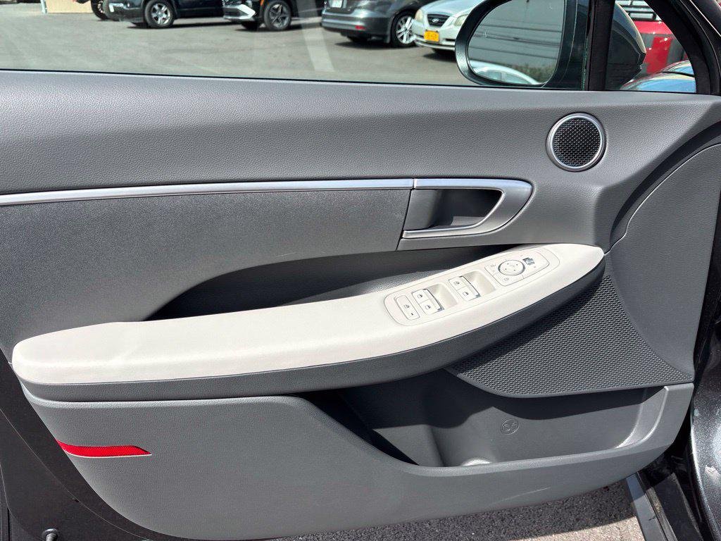 New 2026 Gray Hyundai SE image 12