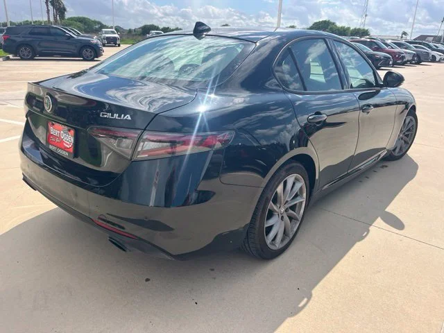 Used 2024  Alfa Romeo Base image 6