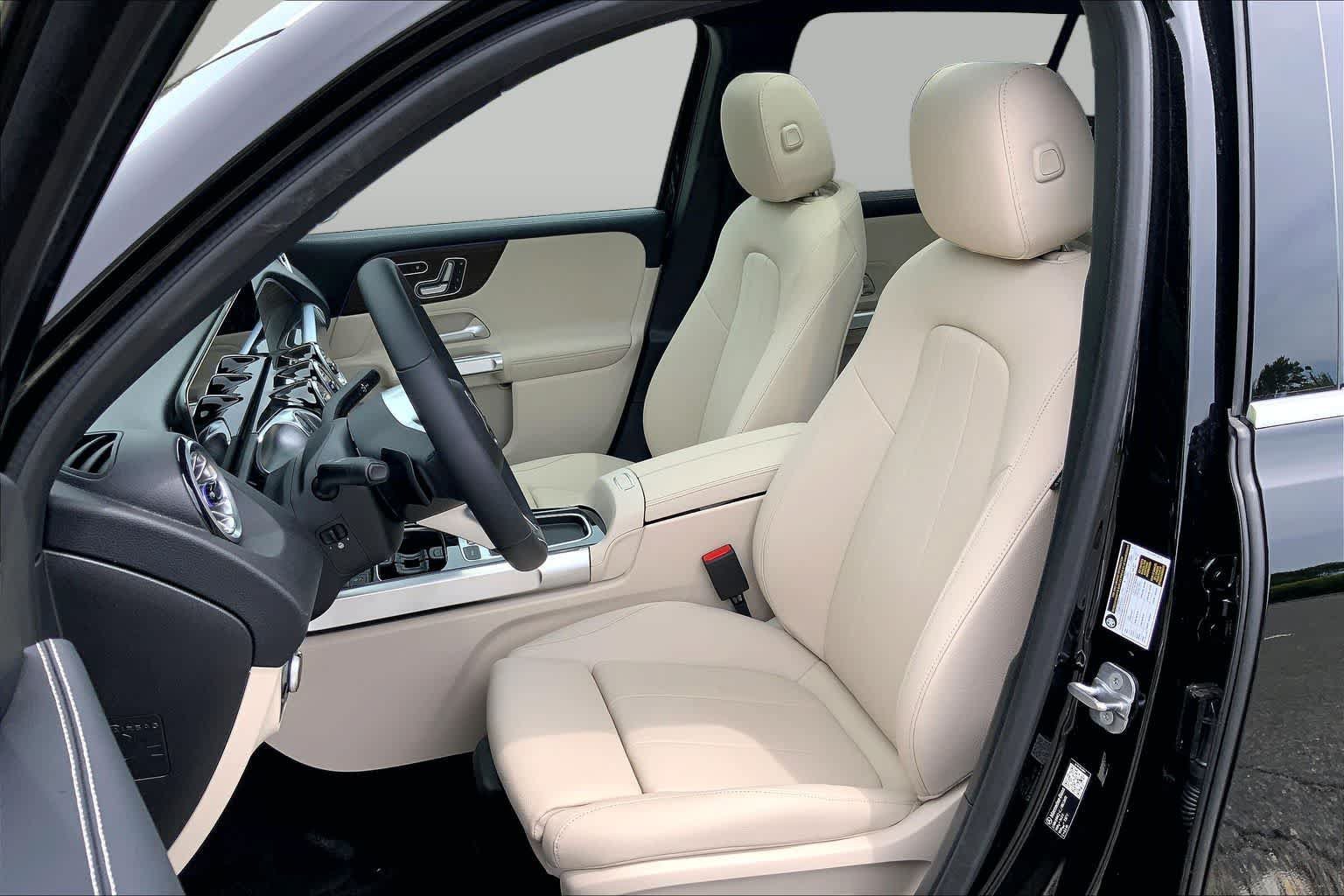 New 2026 Night Black Mercedes-Benz GLB 250 image 12