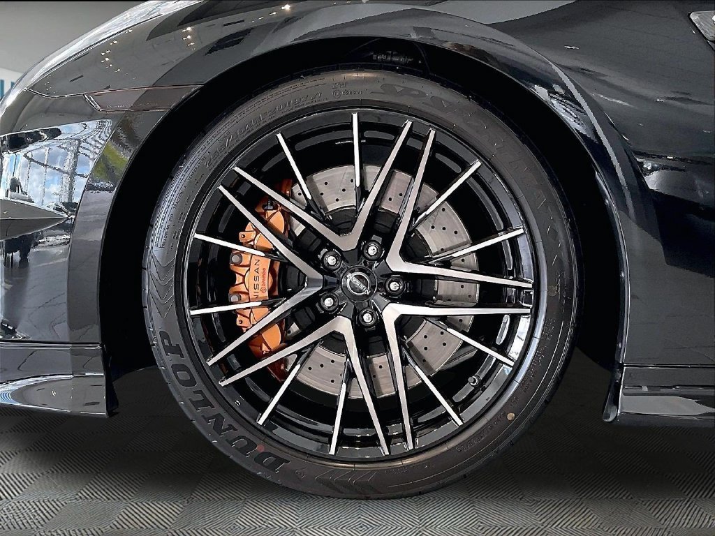 Used 2024 Black Nissan Premium image 7