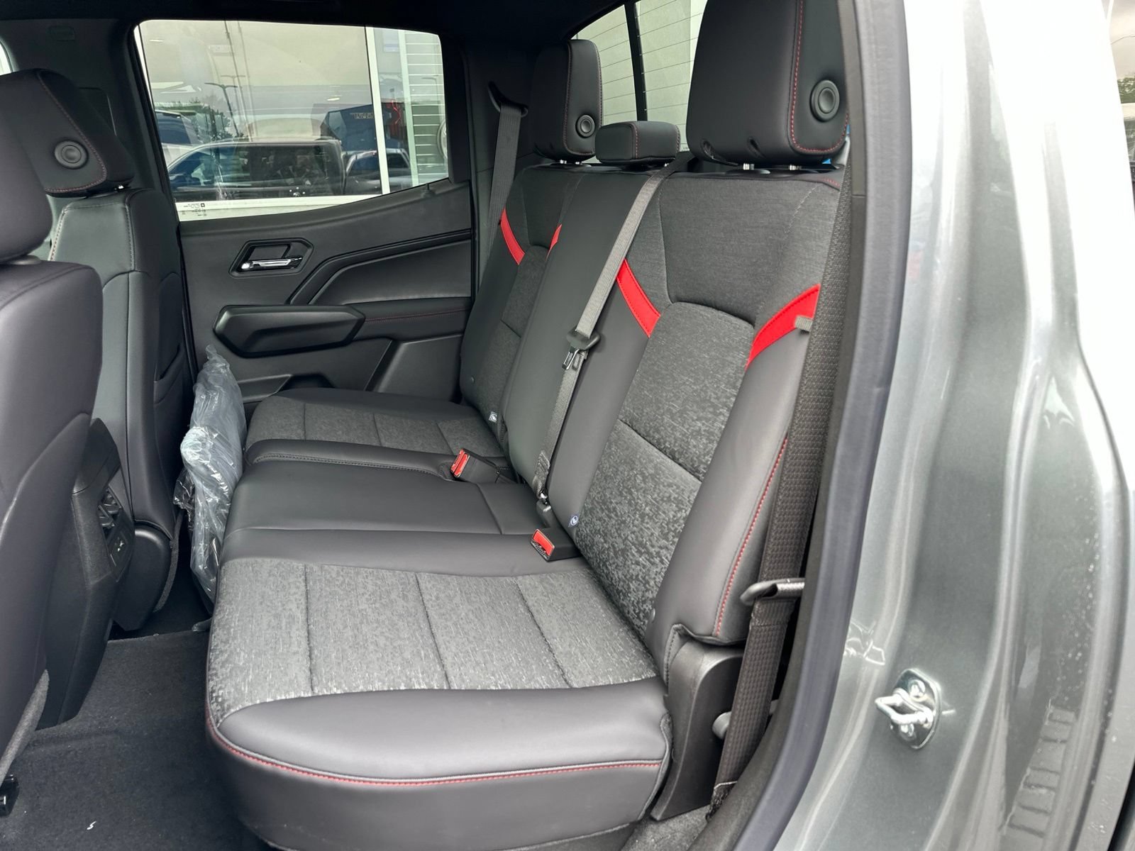New 2026 Sterling Gray Metallic Chevrolet Z71 with 20in Black Wheels - Sunroof - Spray-On Bedliner image 16