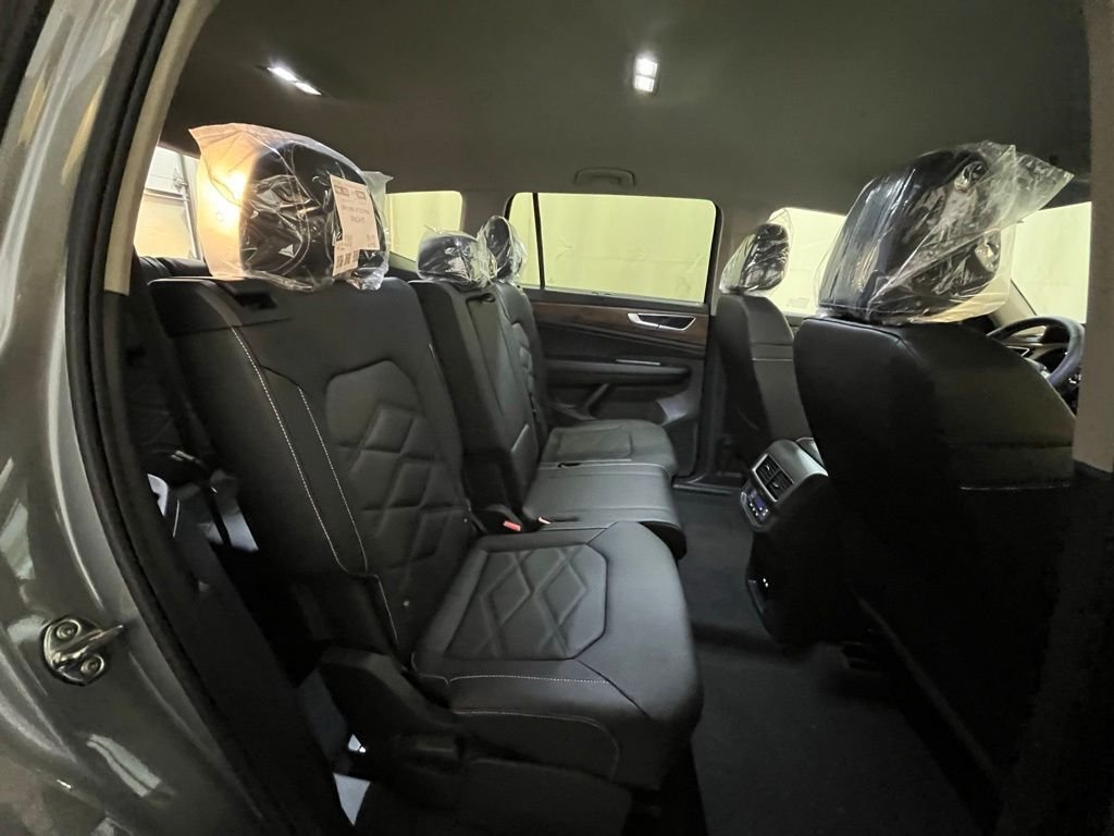 New 2026 Silver Volkswagen 2.0T SE w/Technology image 24