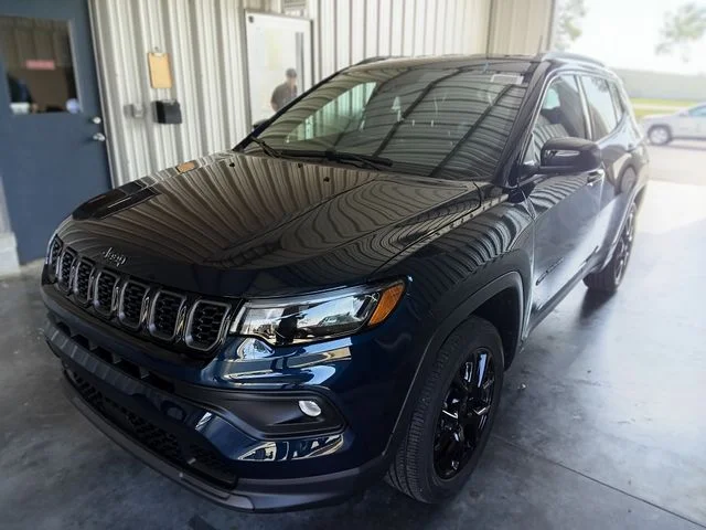 New 2026 Fathom Blue Pearl Coat Jeep Latitude image 7