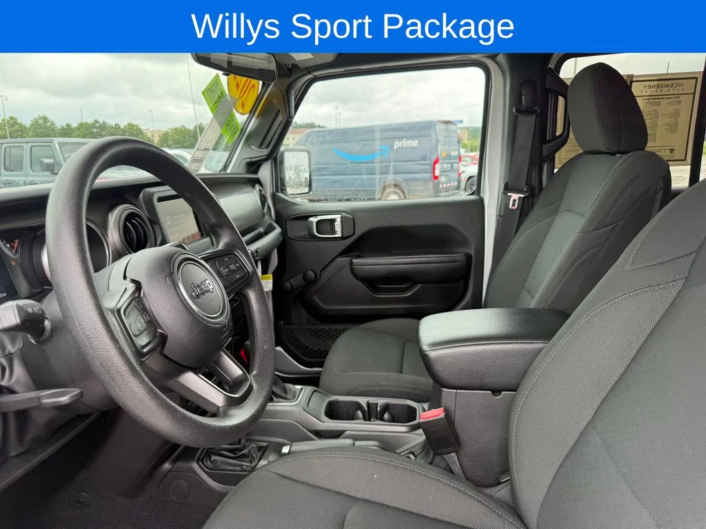 Used 2022 Silver Jeep Sport image 4
