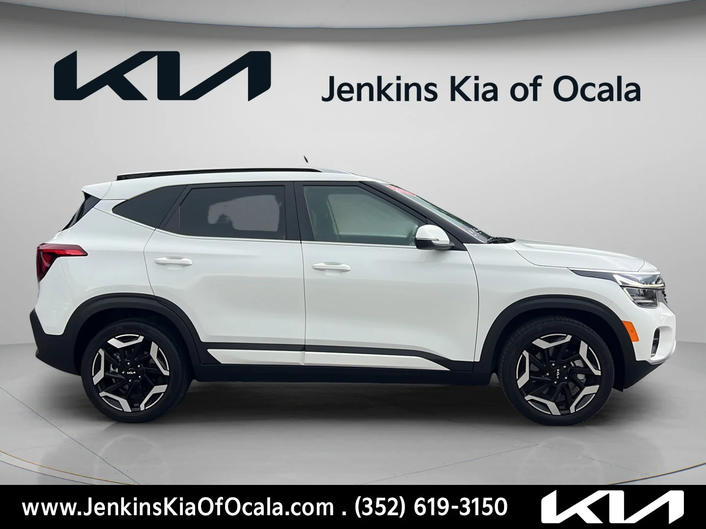 Used 2024 Snow White Pearl Kia SX image 2