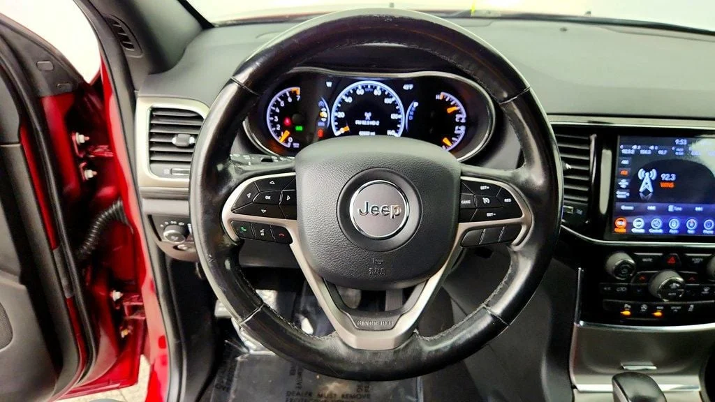 Used 2019 Velvet Red Pearlcoat Jeep Altitude 4x4 image 14
