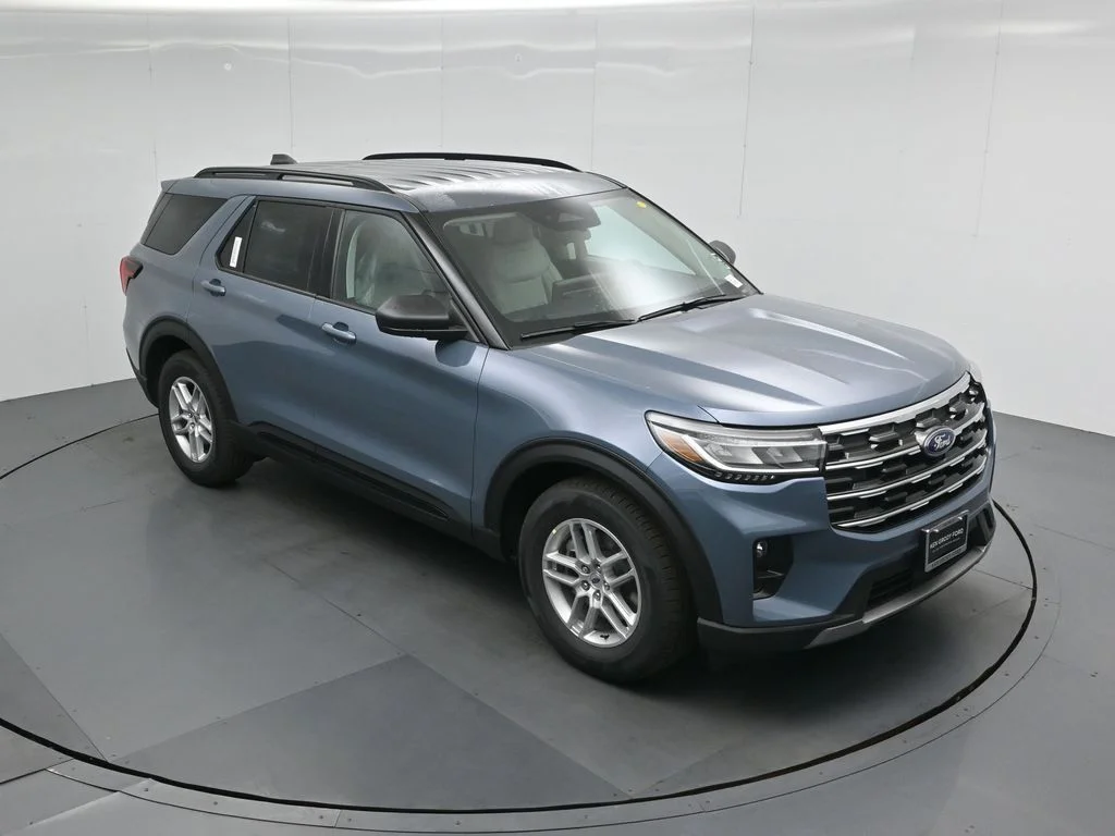 New 2026 Vapor Blue Metallic Ford Active image 37