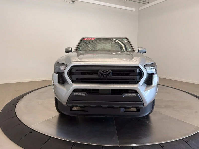 Used 2025 Silver Toyota SR5 image 8