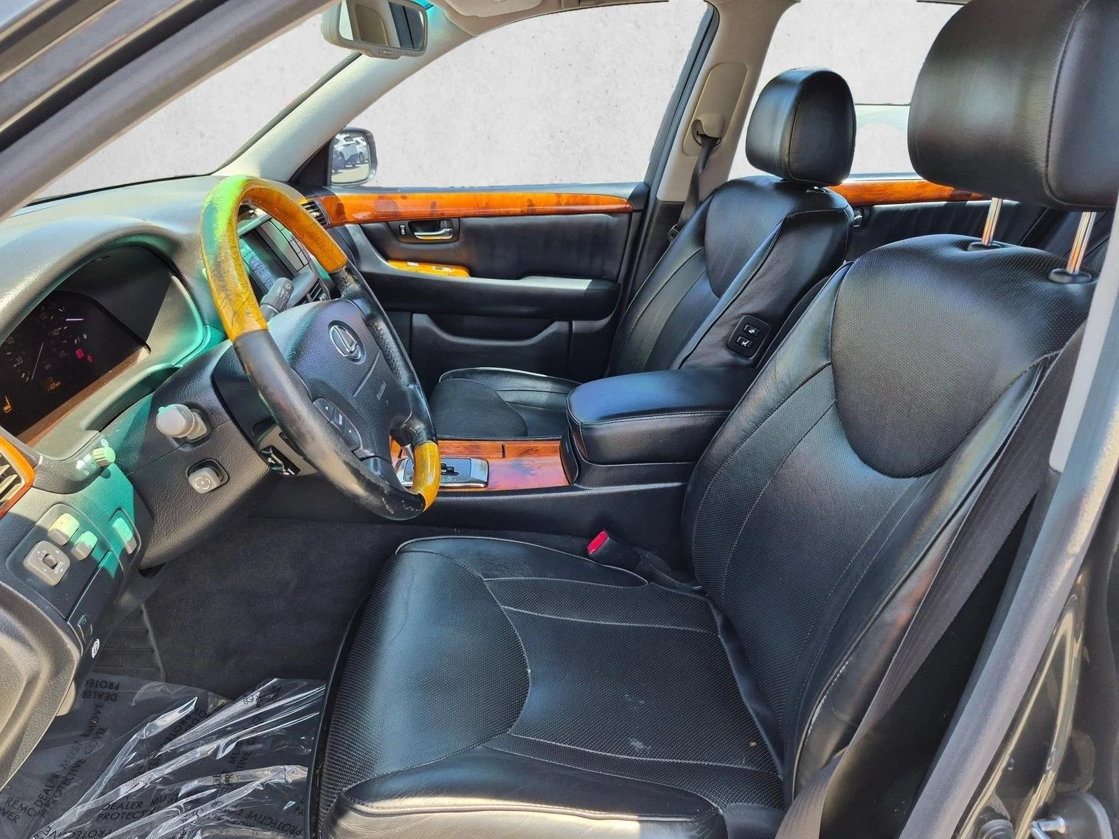 Used 2004 Silver/Gray Lexus  image 16