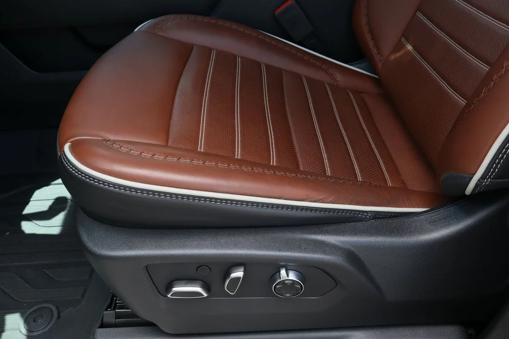 Used 2024 Silver GMC Denali Ultimate image 23