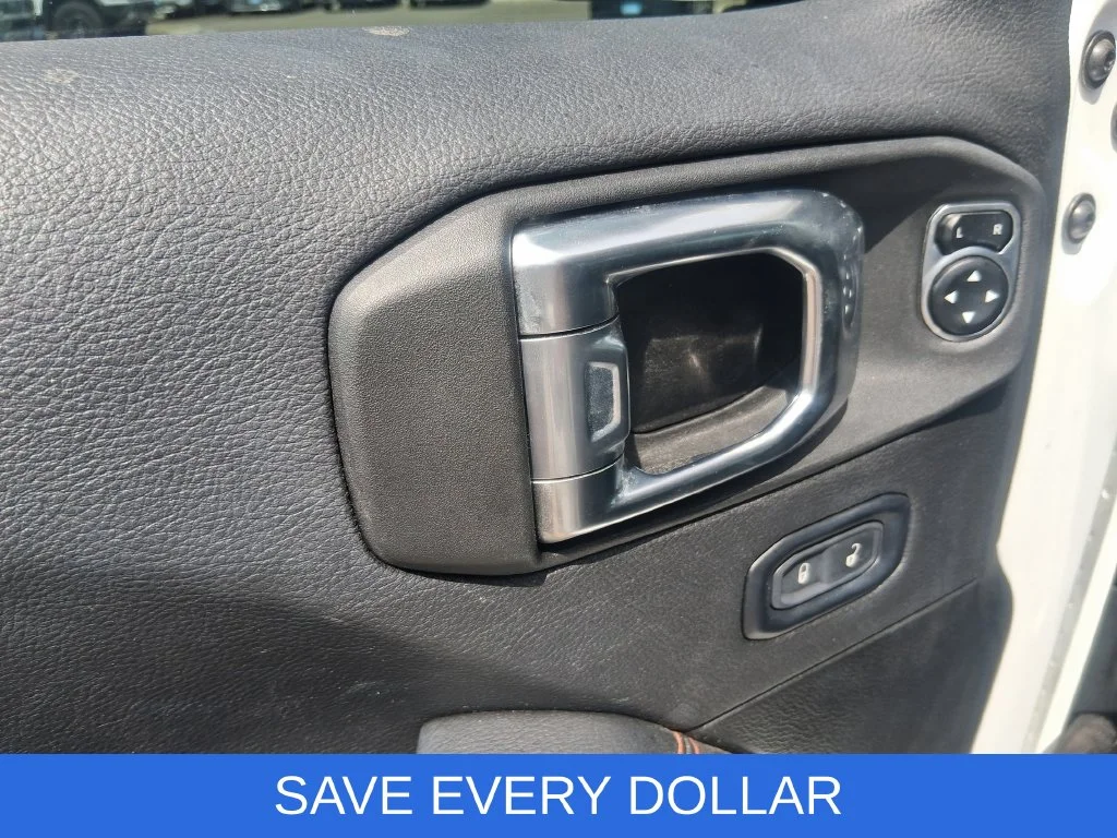 Used 2023 White Jeep Mojave image 11