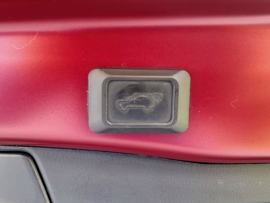 Used 2021 Ruby Flare Pearl Toyota Hybrid XLE Premium image 6