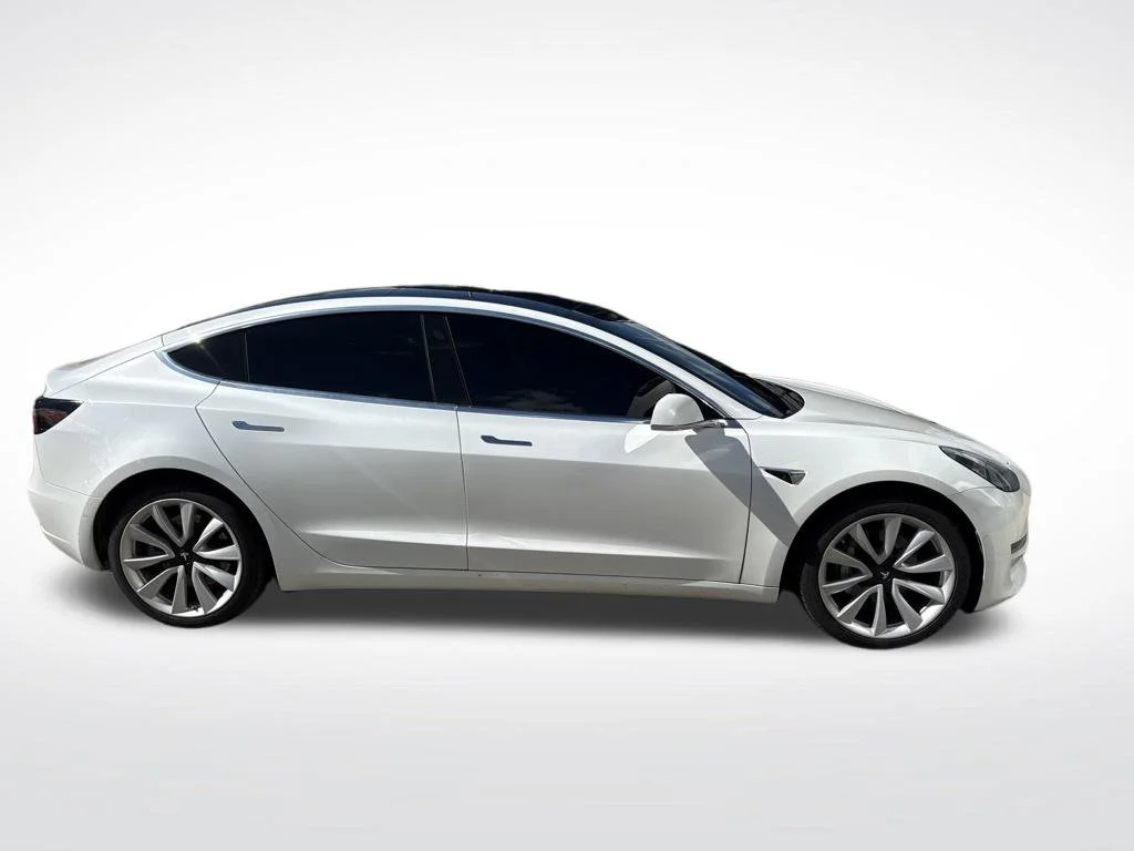 Used 2020 White Tesla Long Range image 3