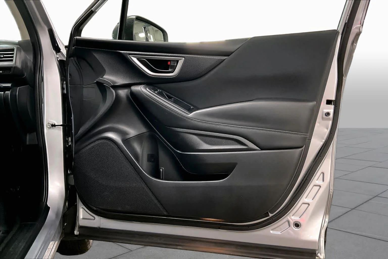 Used 2020 Ice Silver Metallic Subaru  image 22