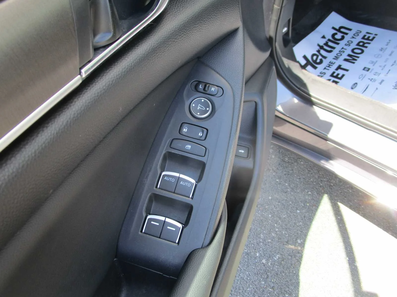 Used 2020 Modern Steel Metallic Honda LX image 11