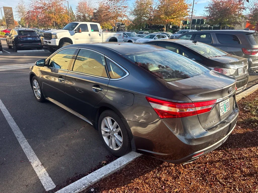 Used 2013 Gray Toyota XLE image 2