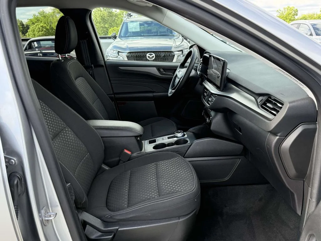 Used 2023 Silver Ford Active image 15