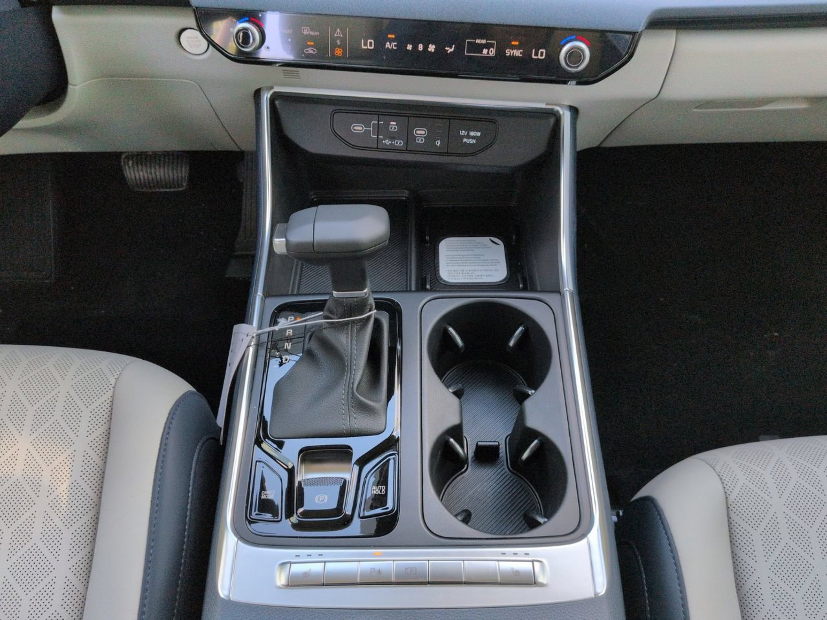 New 2026 Snow White Pearl Kia EX image 23