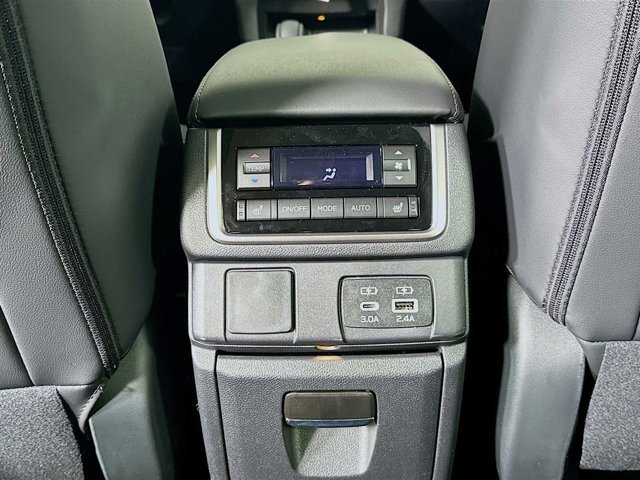 New 2026 CRYSTAL WHITE PEARL Subaru Limited Bronze Edition 7-Passenger image 24