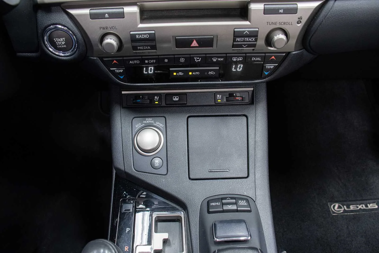 Used 2013 Nebula Gray Pearl Lexus 4dr Sdn image 19